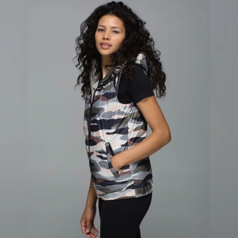 lululemon The Fluffiest Vest - REVERSIBLE! - Picture 3 of 15